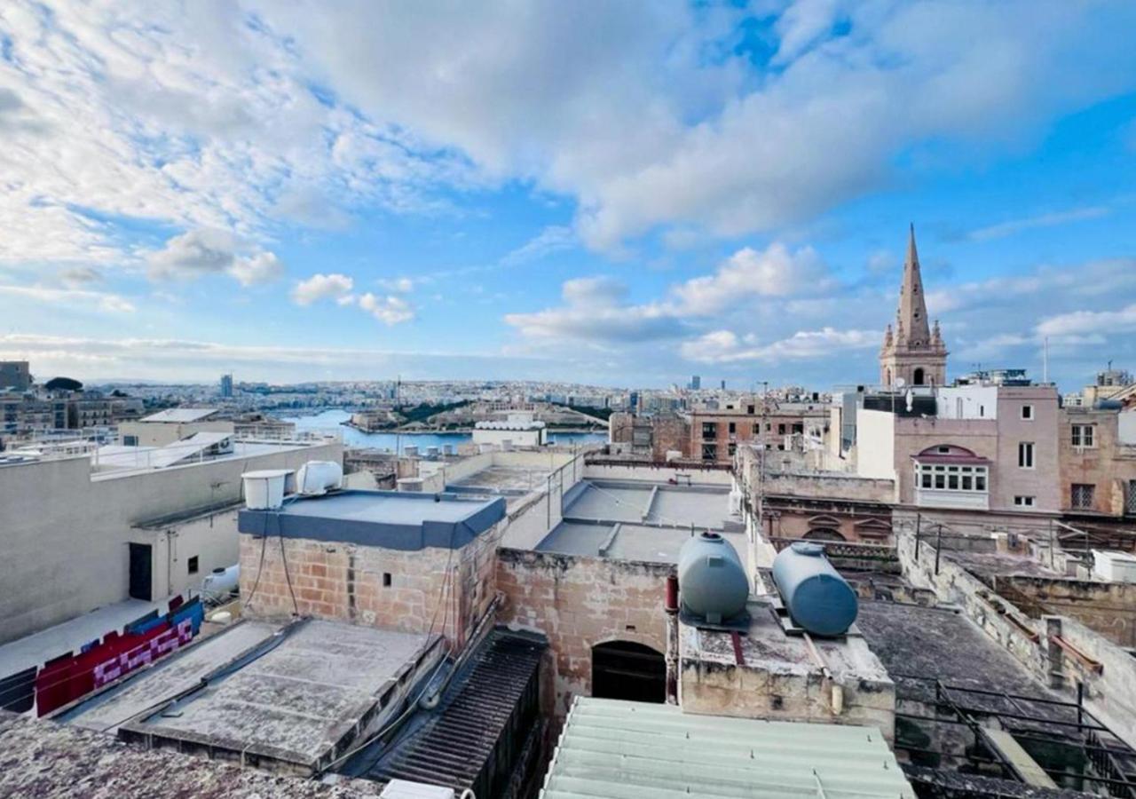 Deluxe One Bedroom Apartment 10 Meters From Valletta Center Exterior photo